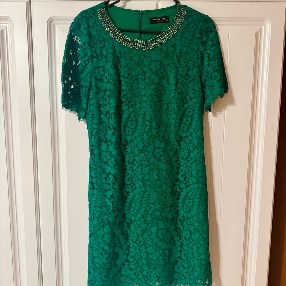 Chic Emerald Lace Mini Dress